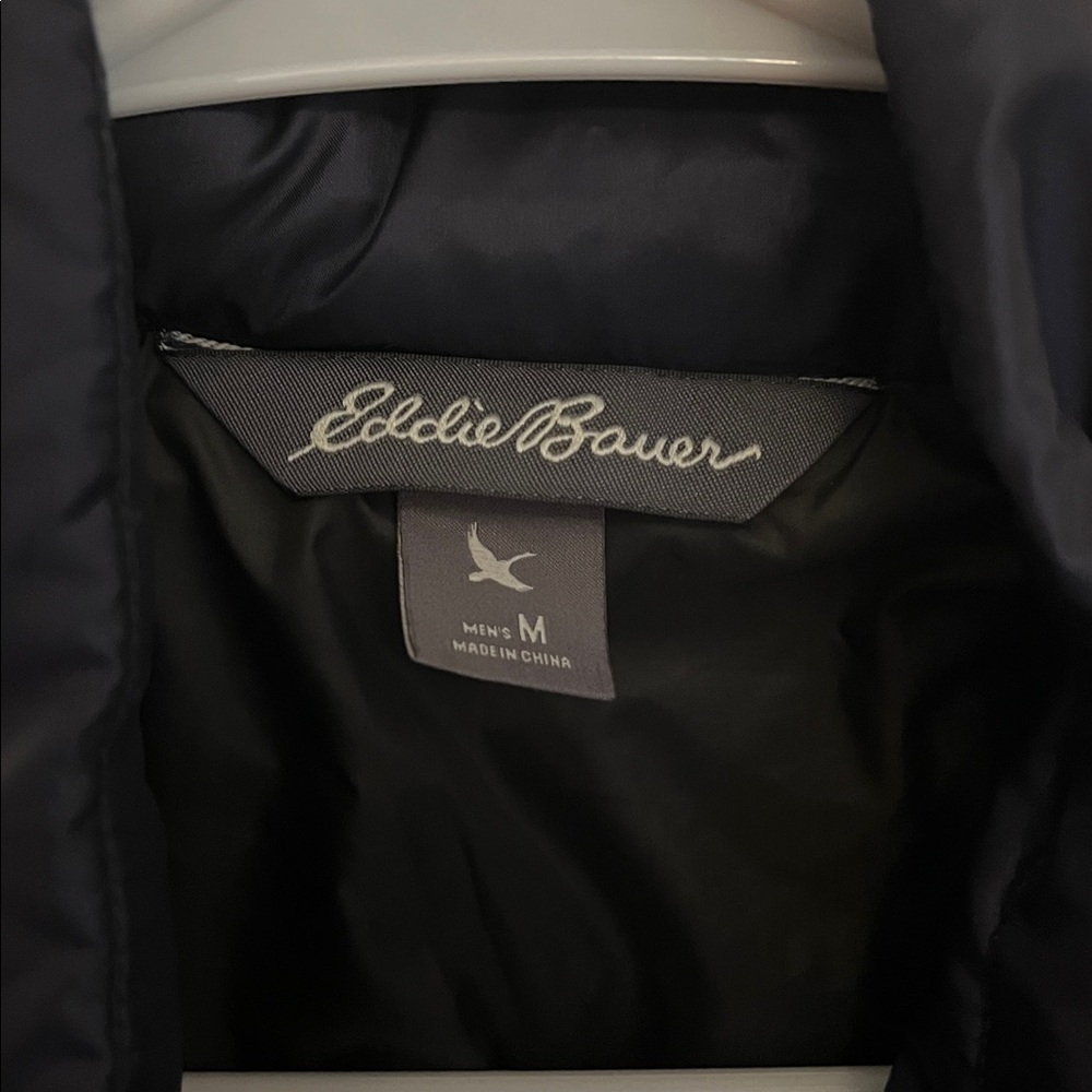 Eddie Bauer Men's Navy Puffer Jacket - Picture 2 of 13
